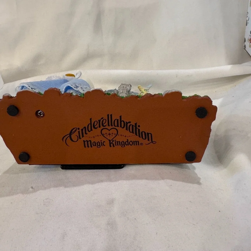 VTG Disney Parks Exclusive 3D Cinderella Picture Frame Magic Kingdom Princess
